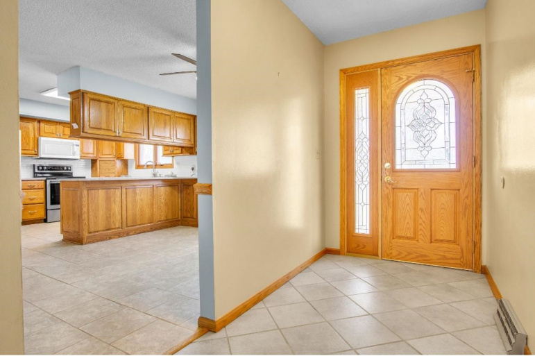 105 S Shore Drive Brady, Nebraska 69123, 5 Bedrooms Bedrooms, ,3 BathroomsBathrooms,Residential,For Sale,105 S Shore Drive,20250252