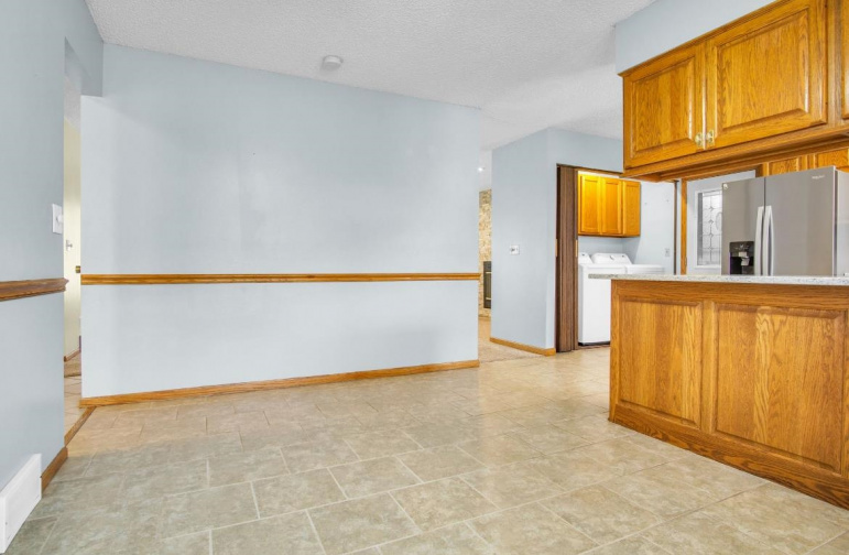 105 S Shore Drive Brady, Nebraska 69123, 5 Bedrooms Bedrooms, ,3 BathroomsBathrooms,Residential,For Sale,105 S Shore Drive,20250252