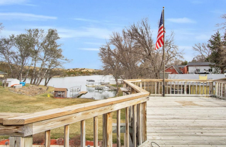 105 S Shore Drive Brady, Nebraska 69123, 5 Bedrooms Bedrooms, ,3 BathroomsBathrooms,Residential,For Sale,105 S Shore Drive,20250252