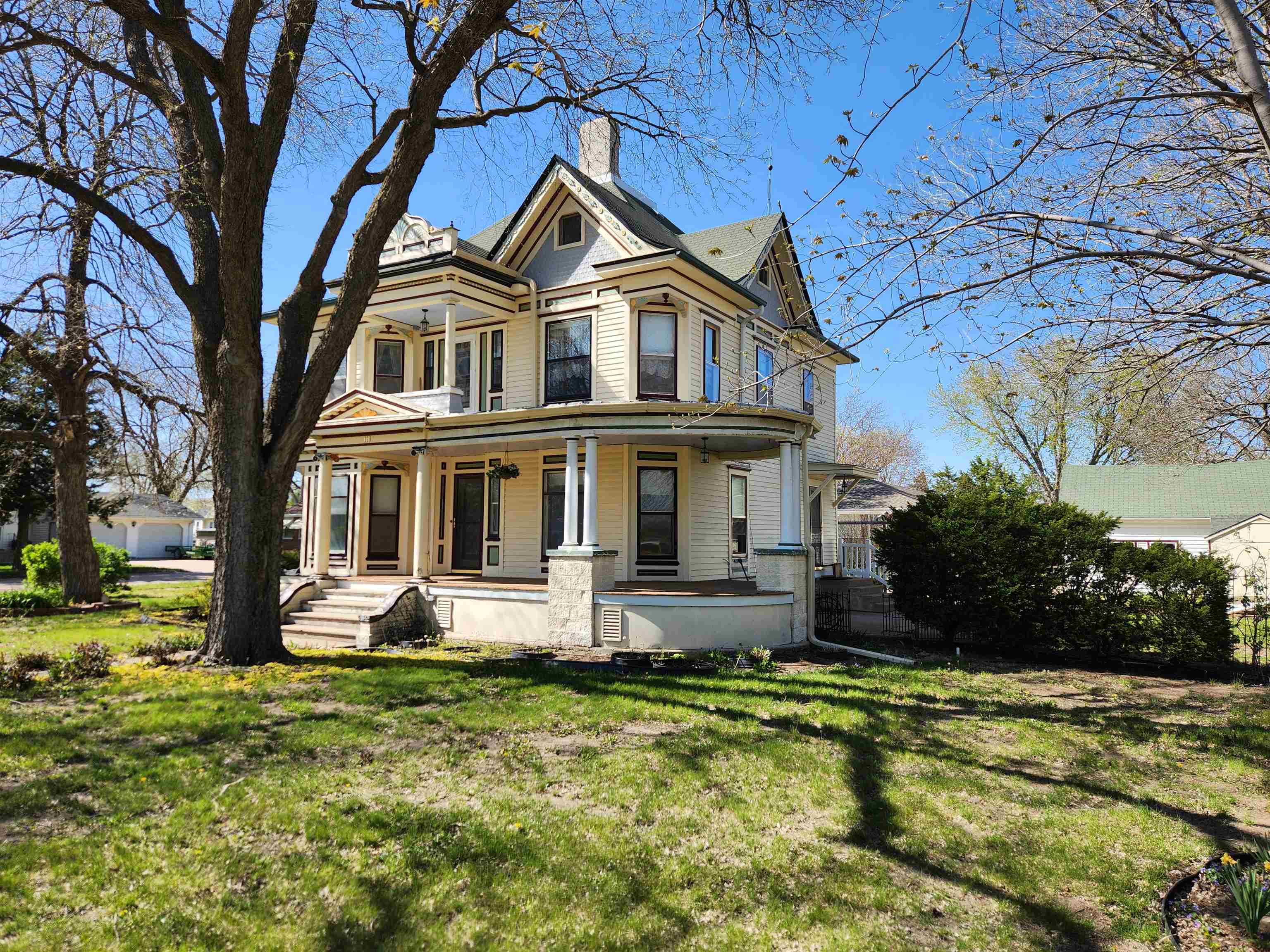 110 W Nemaha Street Blue Hill, Nebraska 68930, 4 Bedrooms Bedrooms, ,2 BathroomsBathrooms,Residential,For Sale,110 W Nemaha Street,20250297