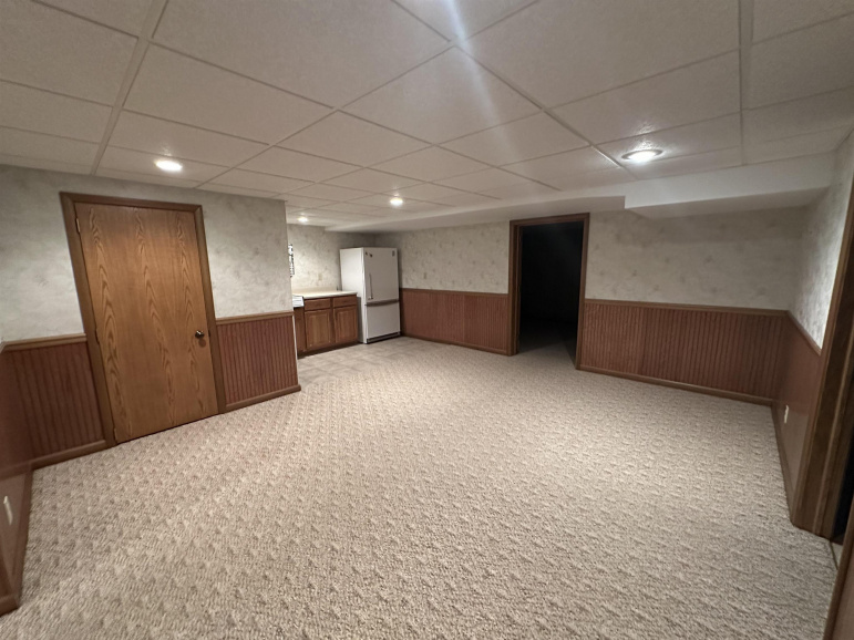 3185 S Baltimore Avenue Hastings, Nebraska 68901, 3 Bedrooms Bedrooms, ,3 BathroomsBathrooms,Residential,For Sale,3185 S Baltimore Avenue,20250320
