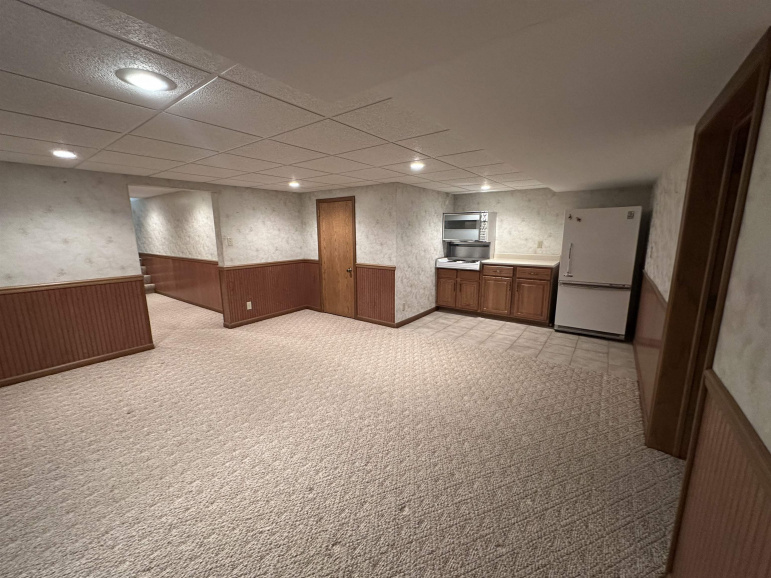 3185 S Baltimore Avenue Hastings, Nebraska 68901, 3 Bedrooms Bedrooms, ,3 BathroomsBathrooms,Residential,For Sale,3185 S Baltimore Avenue,20250320