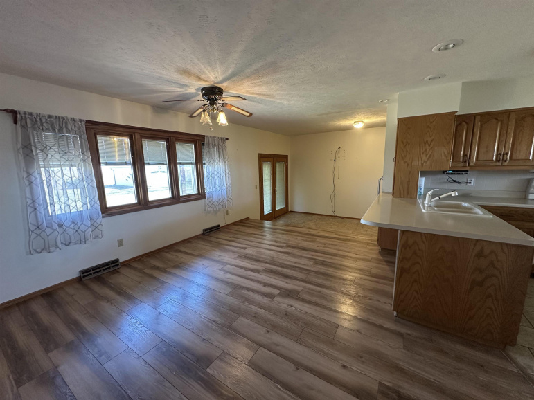3185 S Baltimore Avenue Hastings, Nebraska 68901, 3 Bedrooms Bedrooms, ,3 BathroomsBathrooms,Residential,For Sale,3185 S Baltimore Avenue,20250320