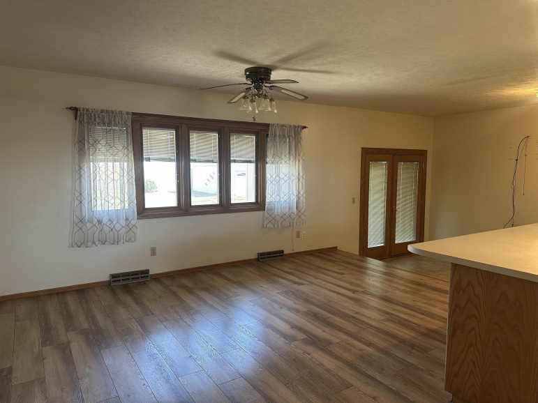 3185 S Baltimore Avenue Hastings, Nebraska 68901, 3 Bedrooms Bedrooms, ,3 BathroomsBathrooms,Residential,For Sale,3185 S Baltimore Avenue,20250320