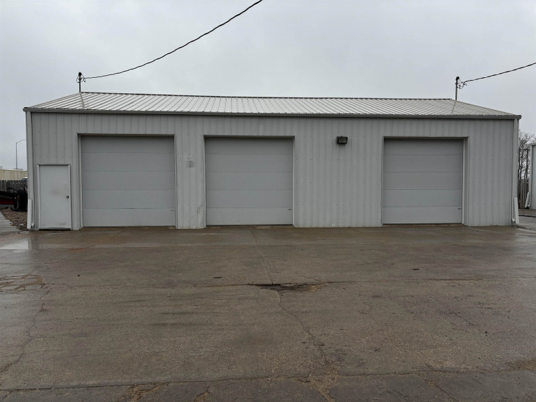 1207 1211 1215 W J Street Hastings, Nebraska 68901, ,Commercial/industrial,For Sale,1207 1211 1215 W J Street,20250343