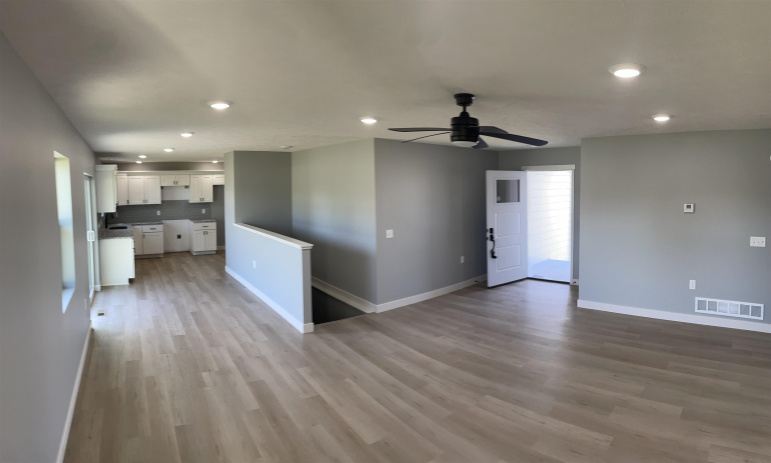 1209 23rd Street Gothenburg, Nebraska 69138-0000, 3 Bedrooms Bedrooms, ,2 BathroomsBathrooms,Residential,For Sale,1209 23rd Street,20231360