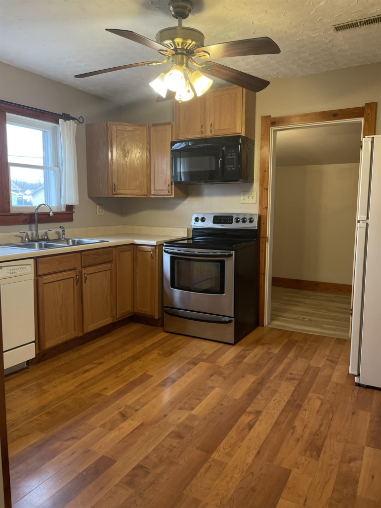 1610 W 3rd Street Hastings, Nebraska 68901-0000, 2 Bedrooms Bedrooms, ,1 BathroomBathrooms,Residential,For Sale,1610 W 3rd Street,20250351