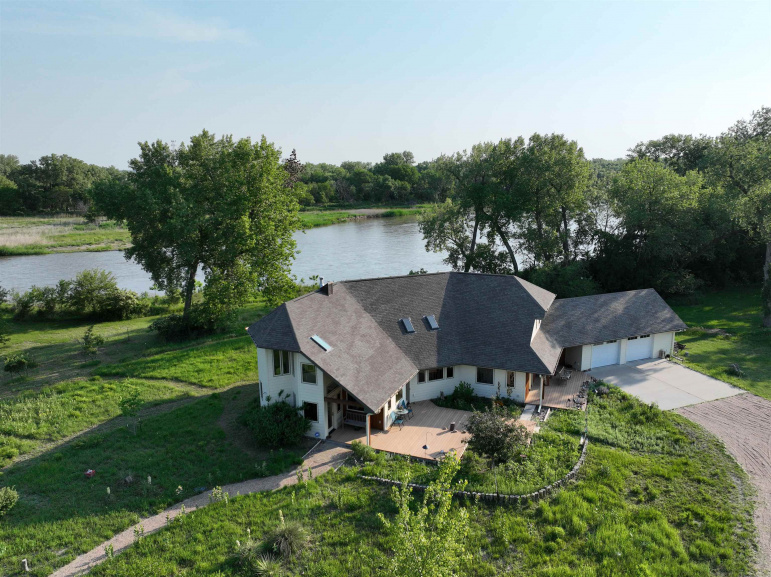 45324 Kilgore Road Gibbon, Nebraska 68840, 4 Bedrooms Bedrooms, ,3 BathroomsBathrooms,Residential,For Sale,45324 Kilgore Road,20250360