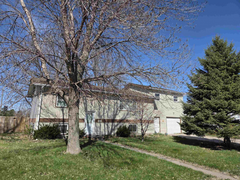 808 Ontario Avenue Elwood, Nebraska 68937, 5 Bedrooms Bedrooms, ,2 BathroomsBathrooms,Residential,For Sale,808 Ontario Avenue,20250381