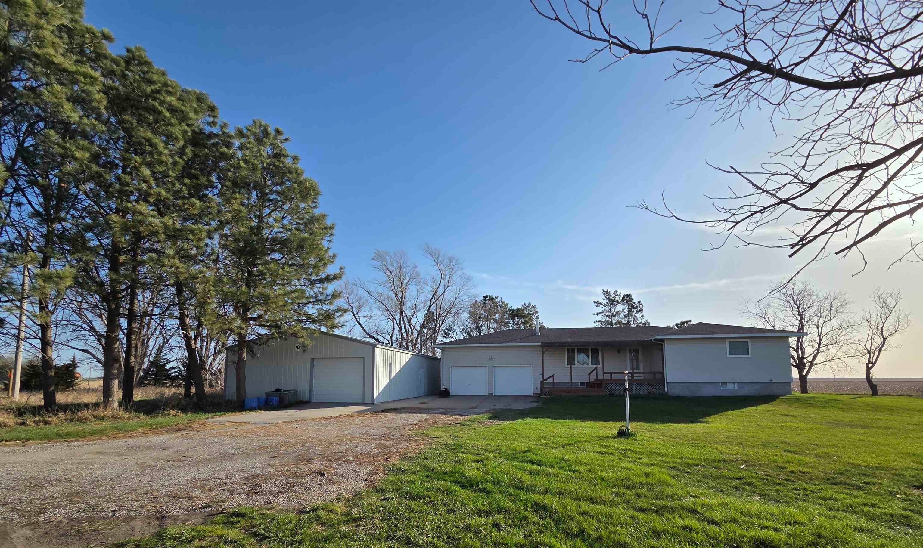 75750 HWY 21 Cozad, Nebraska 69130, 3 Bedrooms Bedrooms, ,2 BathroomsBathrooms,Residential,For Sale,75750 HWY 21,20250384