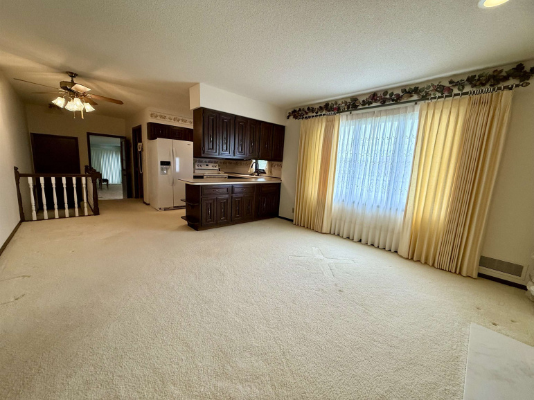 1315 Heritage Drive Hastings, Nebraska 68901, 3 Bedrooms Bedrooms, ,4 BathroomsBathrooms,Residential,For Sale,1315 Heritage Drive,20250425