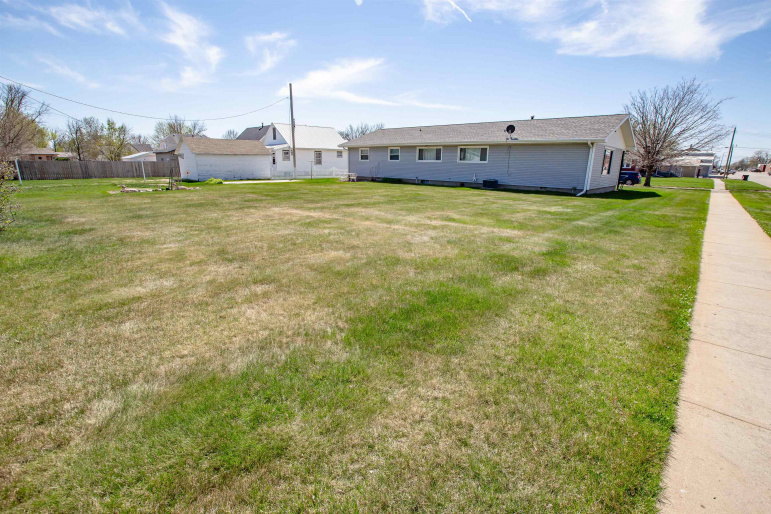 702 17th Avenue Franklin, Nebraska 68939, 3 Bedrooms Bedrooms, ,2 BathroomsBathrooms,Residential,For Sale,702 17th Avenue,20250432