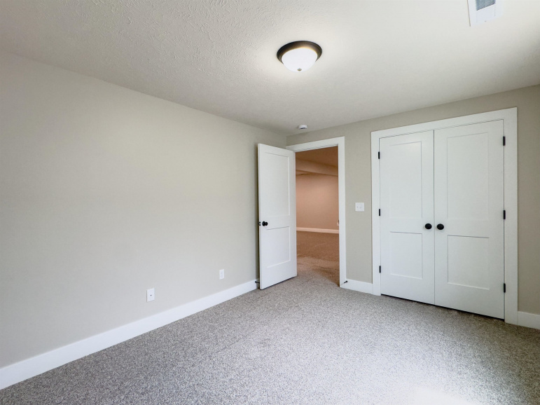 2117 E 41st Street Kearney, Nebraska 68847, 5 Bedrooms Bedrooms, ,3 BathroomsBathrooms,Residential,For Sale,2117 E 41st Street,20250456