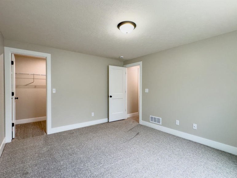 2117 E 41st Street Kearney, Nebraska 68847, 5 Bedrooms Bedrooms, ,3 BathroomsBathrooms,Residential,For Sale,2117 E 41st Street,20250456