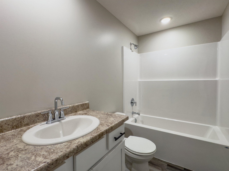 2117 E 41st Street Kearney, Nebraska 68847, 5 Bedrooms Bedrooms, ,3 BathroomsBathrooms,Residential,For Sale,2117 E 41st Street,20250456