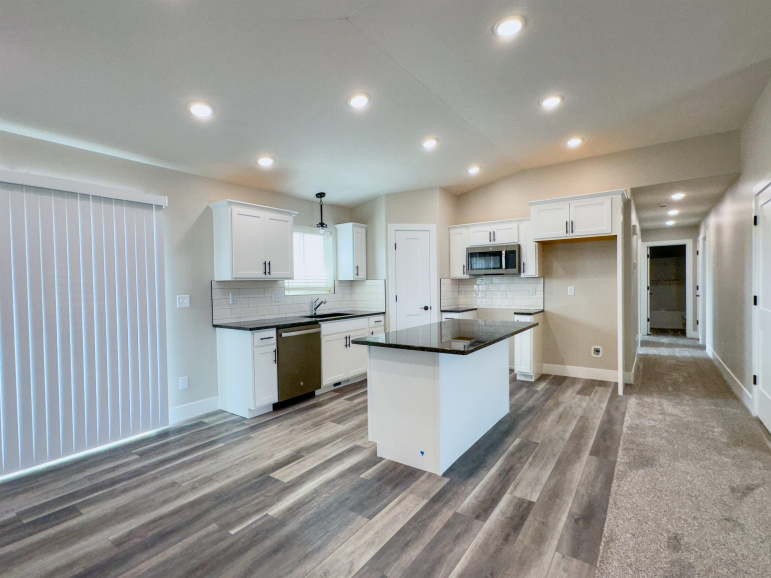 2117 E 41st Street Kearney, Nebraska 68847, 5 Bedrooms Bedrooms, ,3 BathroomsBathrooms,Residential,For Sale,2117 E 41st Street,20250456