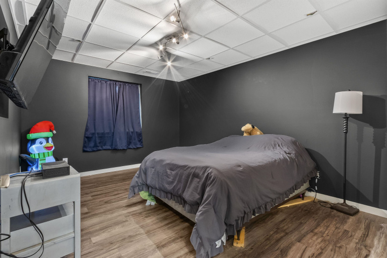 735 N Derby Avenue Giltner, Nebraska 68841, 6 Bedrooms Bedrooms, ,3 BathroomsBathrooms,Residential,For Sale,735 N Derby Avenue,20250152