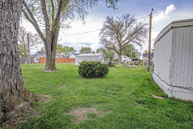 9750 Lincoln Avenue Holstein, Nebraska 68950, 2 Bedrooms Bedrooms, ,1 BathroomBathrooms,Residential,For Sale,9750 Lincoln Avenue,20250520
