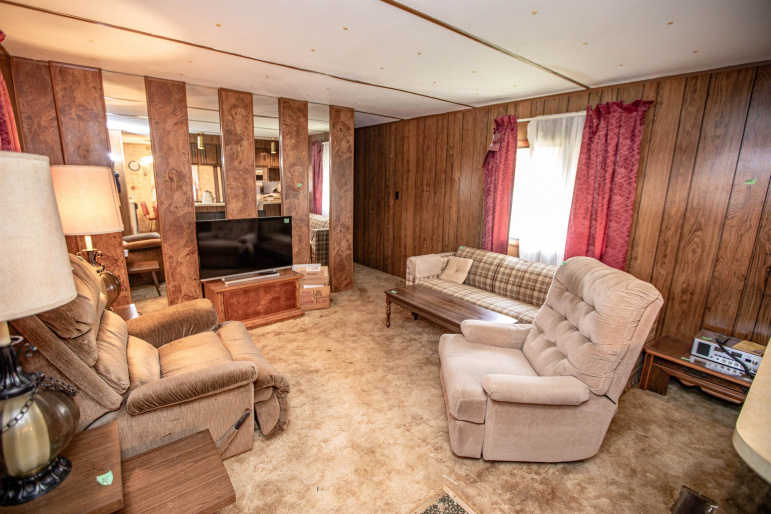 9750 Lincoln Avenue Holstein, Nebraska 68950, 2 Bedrooms Bedrooms, ,1 BathroomBathrooms,Residential,For Sale,9750 Lincoln Avenue,20250520