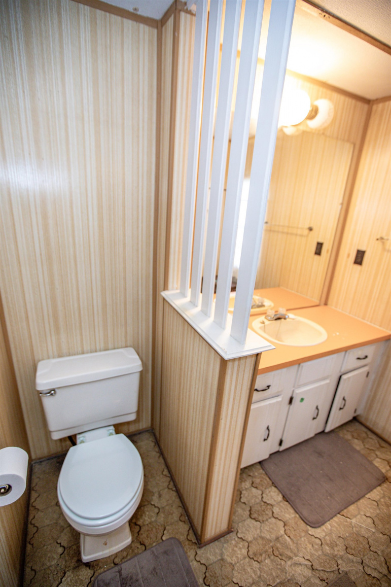 9750 Lincoln Avenue Holstein, Nebraska 68950, 2 Bedrooms Bedrooms, ,1 BathroomBathrooms,Residential,For Sale,9750 Lincoln Avenue,20250520