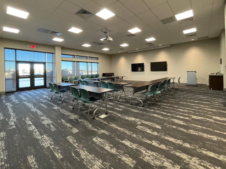 820 W 42nd Street Scottsbluff, Nebraska 69361, ,Commercial/industrial,For Rent,820 W 42nd Street,20211692