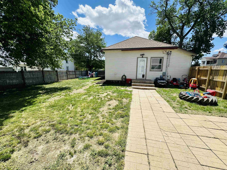309 S Sycamore Street Blue Hill, Nebraska 68930, 2 Bedrooms Bedrooms, ,1 BathroomBathrooms,Residential,For Sale,309 S Sycamore Street,20250551