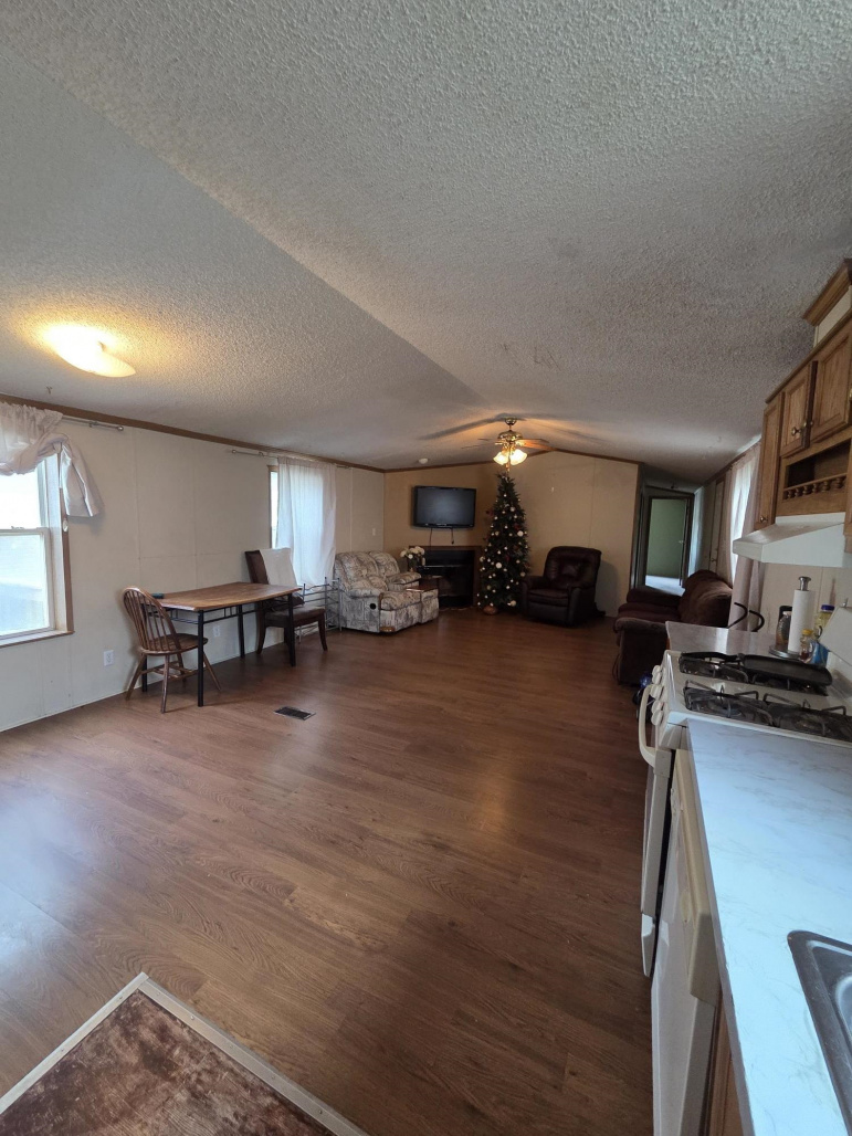 2900 Grand Avenue Kearney, Nebraska 68847, 3 Bedrooms Bedrooms, ,2 BathroomsBathrooms,Residential,For Sale,2900 Grand Avenue,20250591