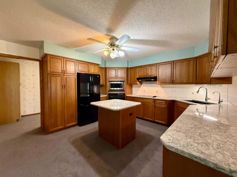 1404 N Monroe Street Lexington, Nebraska 68850, 3 Bedrooms Bedrooms, ,2 BathroomsBathrooms,Residential,For Sale,1404 N Monroe Street,20250632