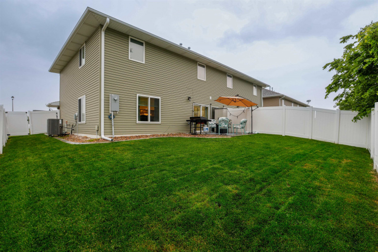 2600 Market Lane Hastings, Nebraska 68901, 3 Bedrooms Bedrooms, ,3 BathroomsBathrooms,Residential,For Sale,2600 Market Lane,20250630