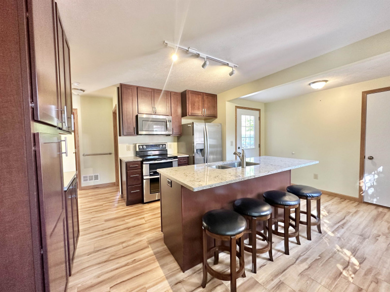 6 North Lake Drive Kearney, Nebraska 68845, 7 Bedrooms Bedrooms, ,5 BathroomsBathrooms,Residential,For Sale,6 North Lake Drive,20241212