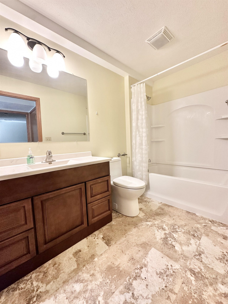 6 North Lake Drive Kearney, Nebraska 68845, 7 Bedrooms Bedrooms, ,5 BathroomsBathrooms,Residential,For Sale,6 North Lake Drive,20241212