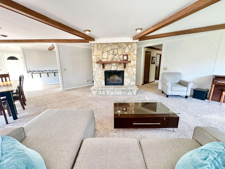 6 North Lake Drive Kearney, Nebraska 68845, 7 Bedrooms Bedrooms, ,5 BathroomsBathrooms,Residential,For Sale,6 North Lake Drive,20241212