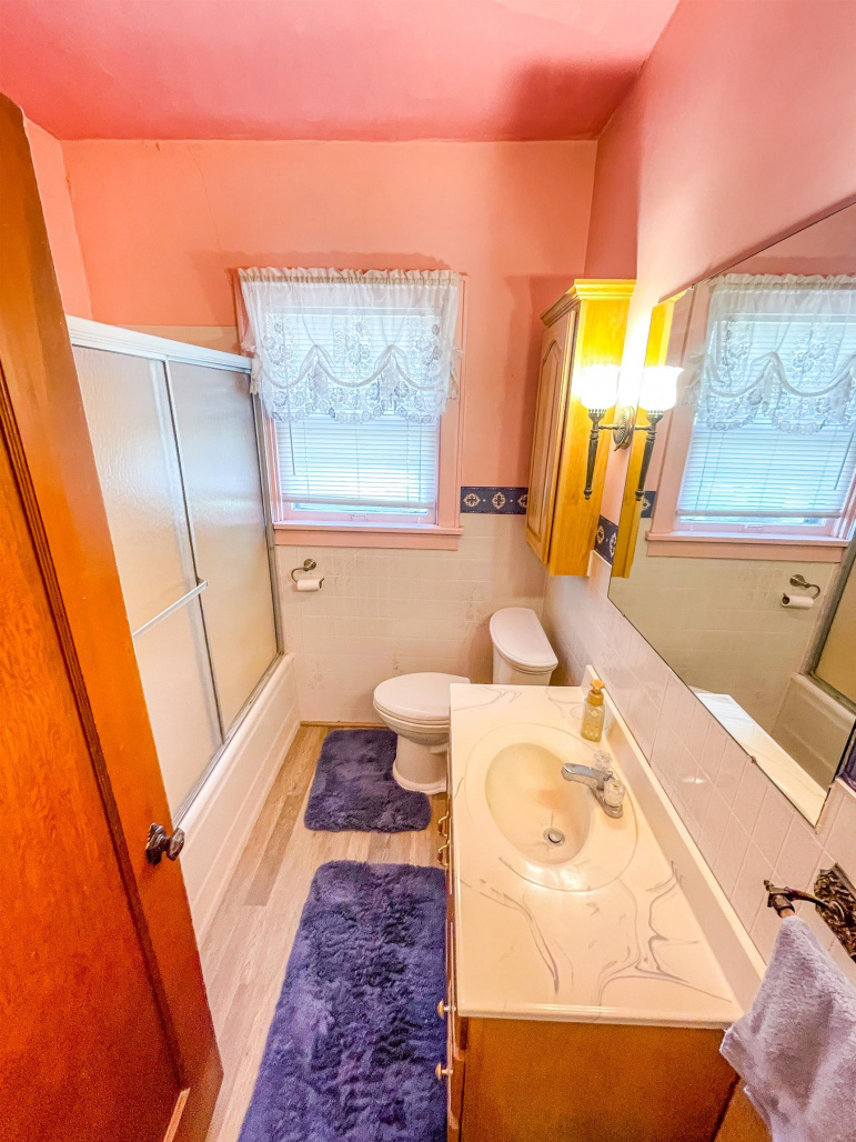 201 Ewing Street Oxford, Nebraska 68967, 5 Bedrooms Bedrooms, ,3 BathroomsBathrooms,Residential,For Sale,201 Ewing Street,20250637