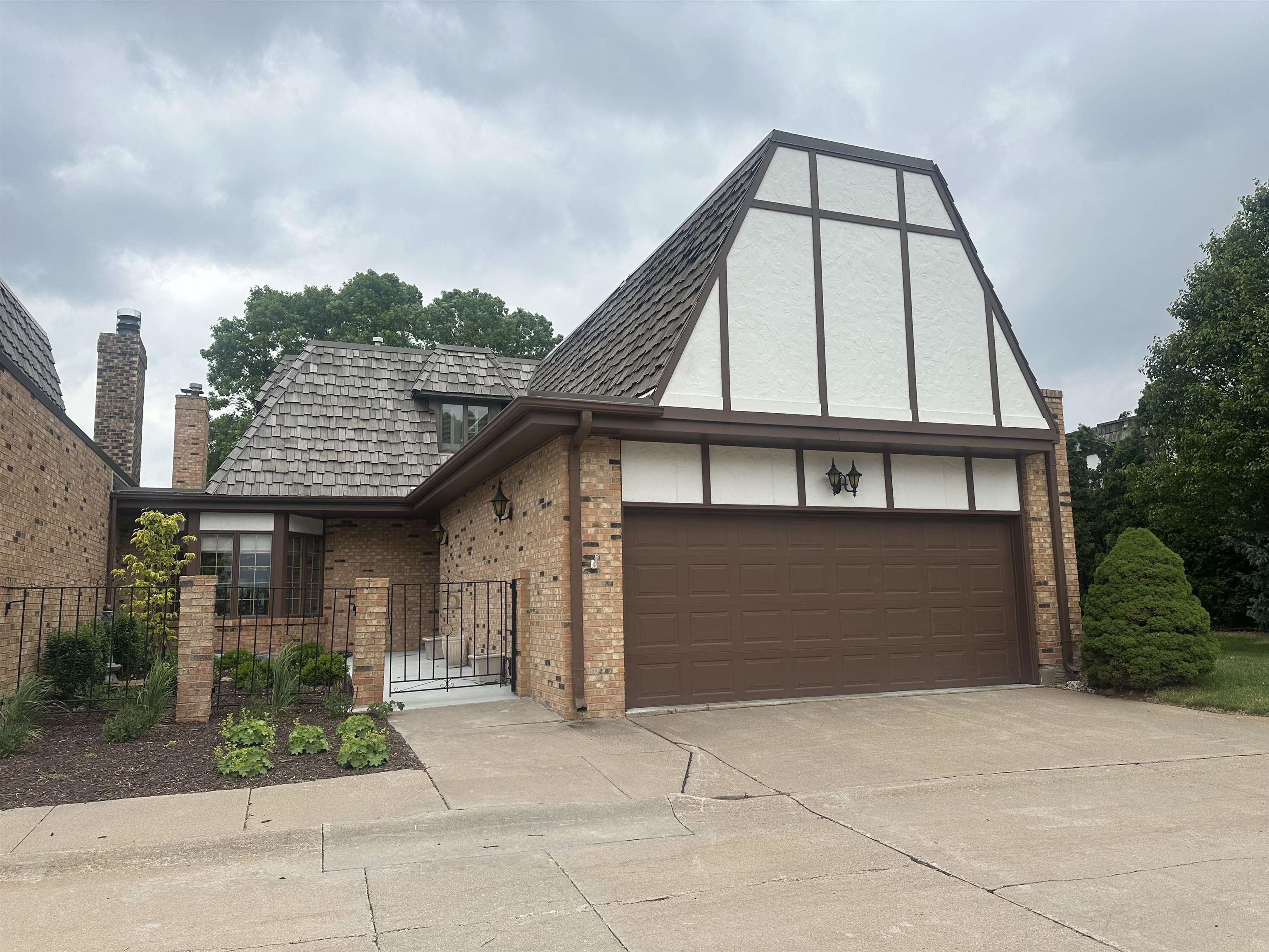 15 Village Drive Hastings, Nebraska 68890-1, 3 Bedrooms Bedrooms, ,3 BathroomsBathrooms,Residential,For Sale,15 Village Drive,20250636