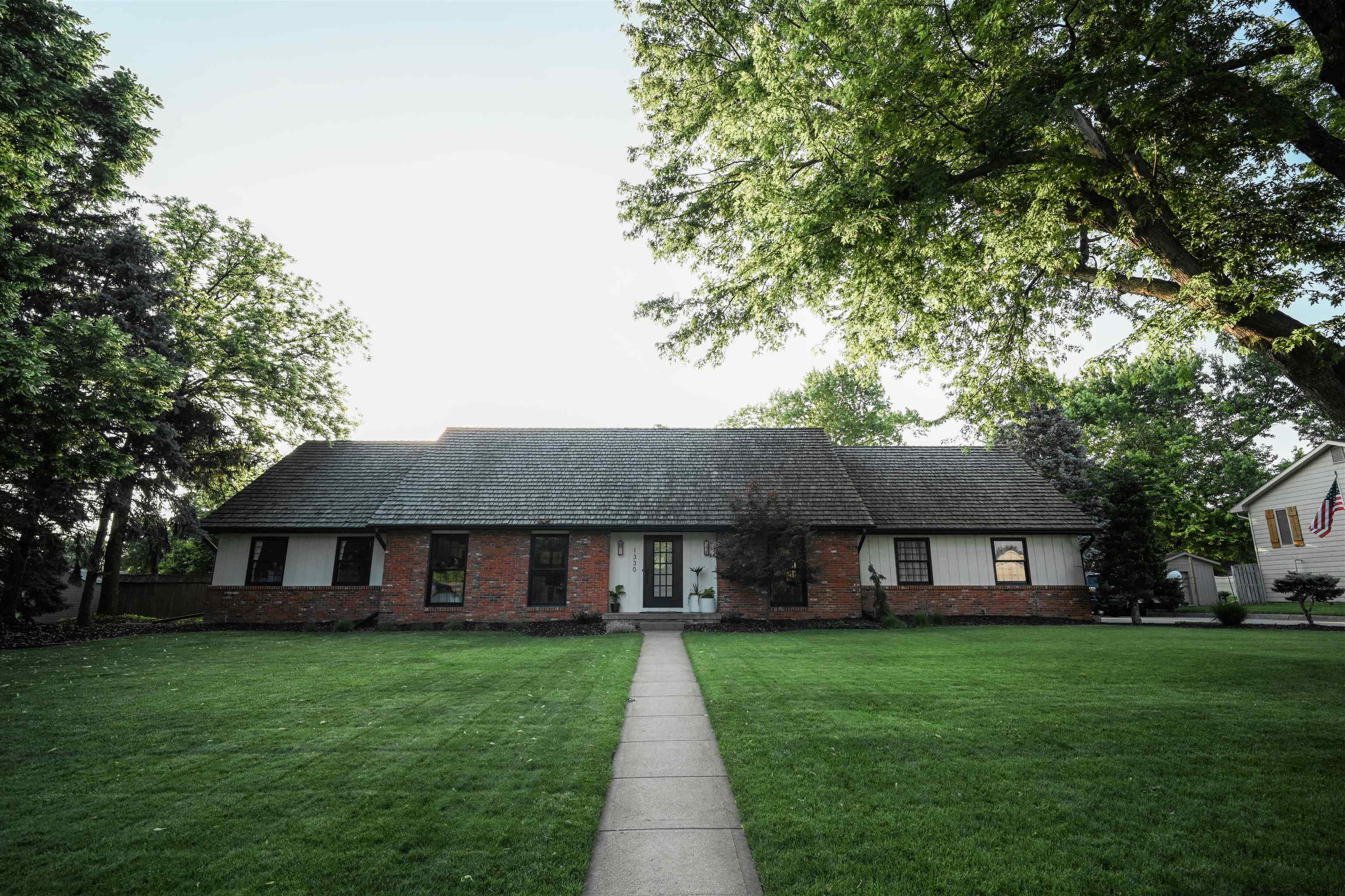 1330 Heritage Drive Hastings, Nebraska 68901, 3 Bedrooms Bedrooms, ,4 BathroomsBathrooms,Residential,For Sale,1330 Heritage Drive,20250666