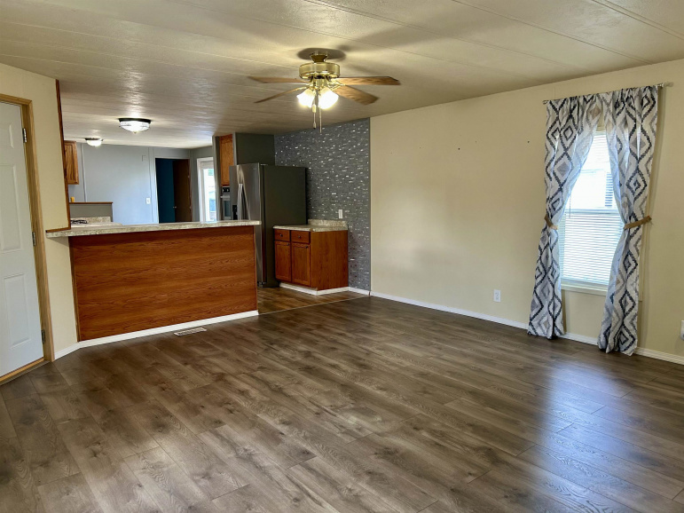 12 Avalon Lane Hastings, Nebraska 68901, 3 Bedrooms Bedrooms, ,2 BathroomsBathrooms,Residential,For Sale,12 Avalon Lane,20250696