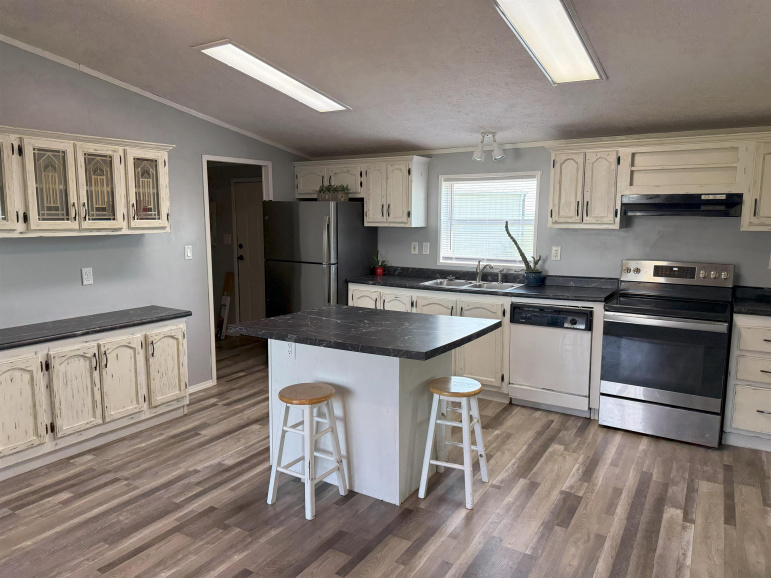 12235 W Sundown Road Roseland, Nebraska 68973, 3 Bedrooms Bedrooms, ,2 BathroomsBathrooms,Residential,For Sale,12235 W Sundown Road,20250722