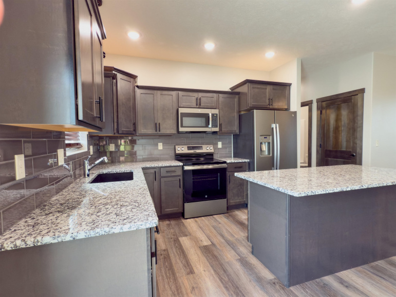 3403 X Avenue Kearney, Nebraska 68847, 4 Bedrooms Bedrooms, ,3 BathroomsBathrooms,Residential,For Sale,3403 X Avenue,20250790