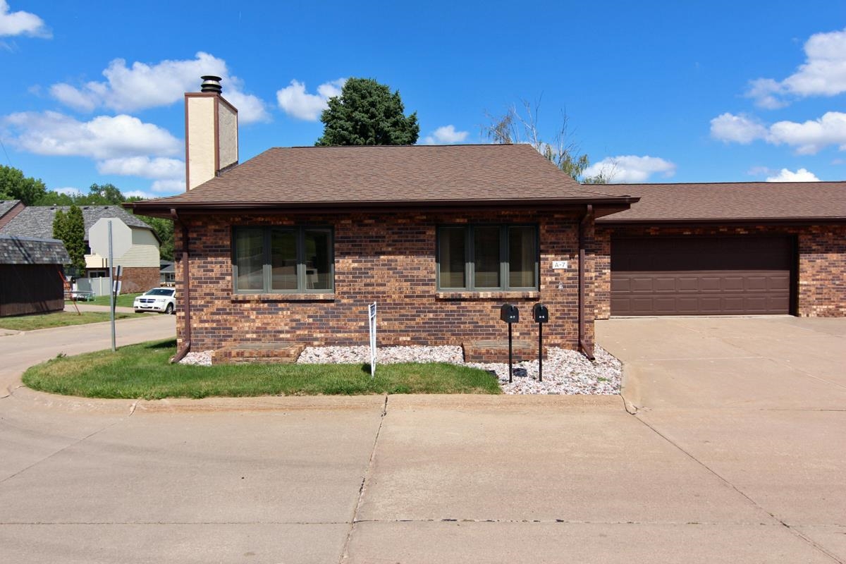 110 E 39th Street A-7 Kearney, Nebraska 68847, 3 Bedrooms Bedrooms, ,2 BathroomsBathrooms,Residential,For Sale,110 E 39th Street A-7,20250797