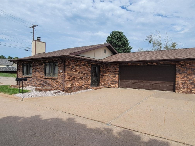 110 E 39th Street A-7 Kearney, Nebraska 68847, 3 Bedrooms Bedrooms, ,2 BathroomsBathrooms,Residential,For Sale,110 E 39th Street A-7,20250797