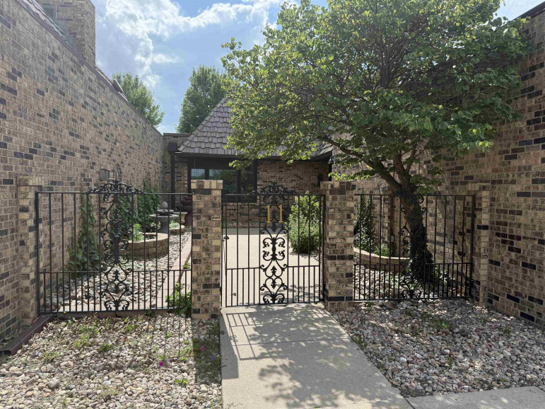 11 Village Dr Hastings, Nebraska 68901, 3 Bedrooms Bedrooms, ,2 BathroomsBathrooms,Residential,For Sale,11 Village Dr,20250809
