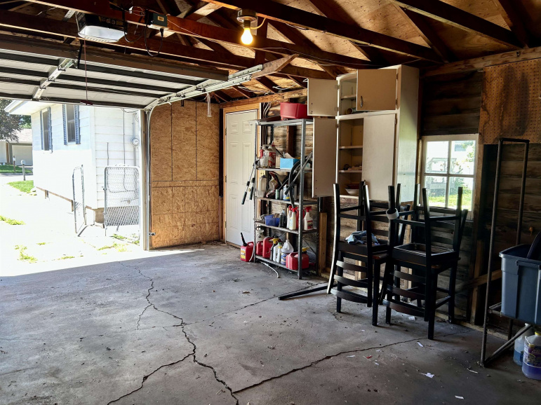 2318 W 8th Street Hastings, Nebraska 68901, 3 Bedrooms Bedrooms, ,2 BathroomsBathrooms,Residential,For Sale,2318 W 8th Street,20250815