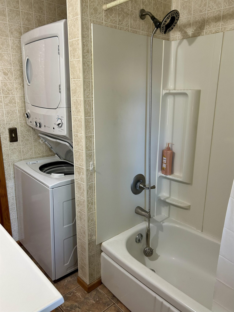 2318 W 8th Street Hastings, Nebraska 68901, 3 Bedrooms Bedrooms, ,2 BathroomsBathrooms,Residential,For Sale,2318 W 8th Street,20250815