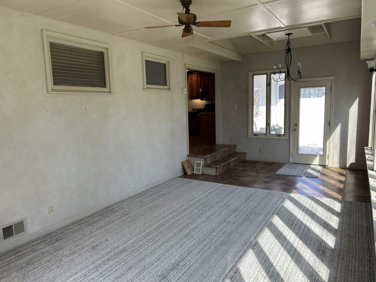 2500 W 10th Street Hastings, Nebraska 68901, 2 Bedrooms Bedrooms, ,2 BathroomsBathrooms,Residential,For Sale,2500 W 10th Street,20250756