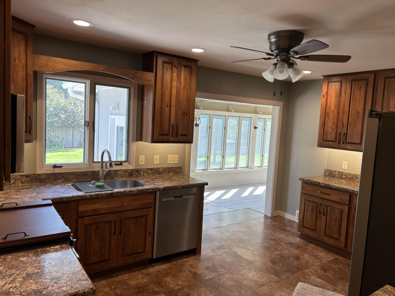 2500 W 10th Street Hastings, Nebraska 68901, 2 Bedrooms Bedrooms, ,2 BathroomsBathrooms,Residential,For Sale,2500 W 10th Street,20250756
