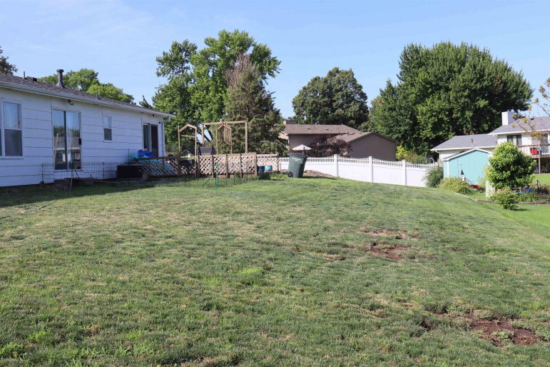 1225 Heritage Drive Hastings, Nebraska 68901, 3 Bedrooms Bedrooms, ,2 BathroomsBathrooms,Residential,For Sale,1225 Heritage Drive,20250889