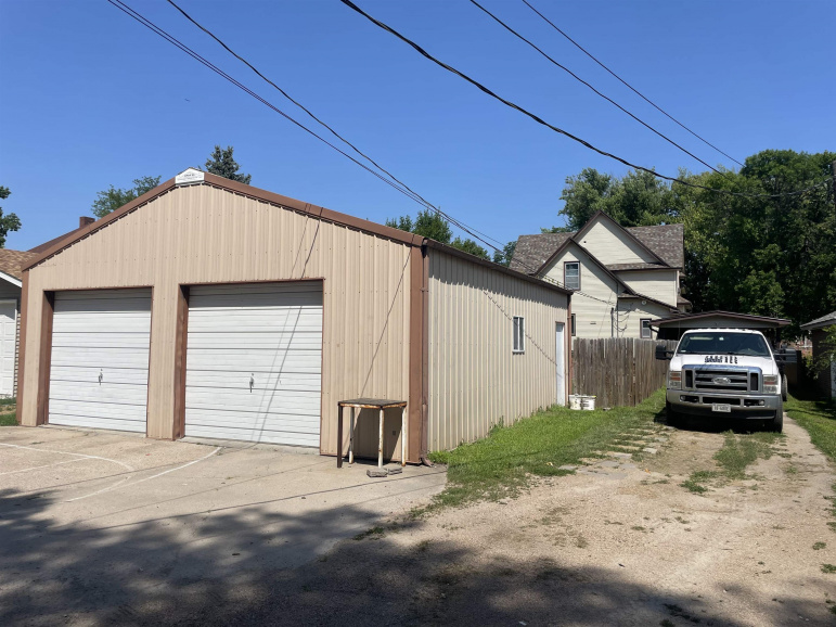 1310 Lake Avenue Gothenburg, Nebraska 69138-0000, 4 Bedrooms Bedrooms, ,2 BathroomsBathrooms,Residential,For Sale,1310 Lake Avenue,20250897