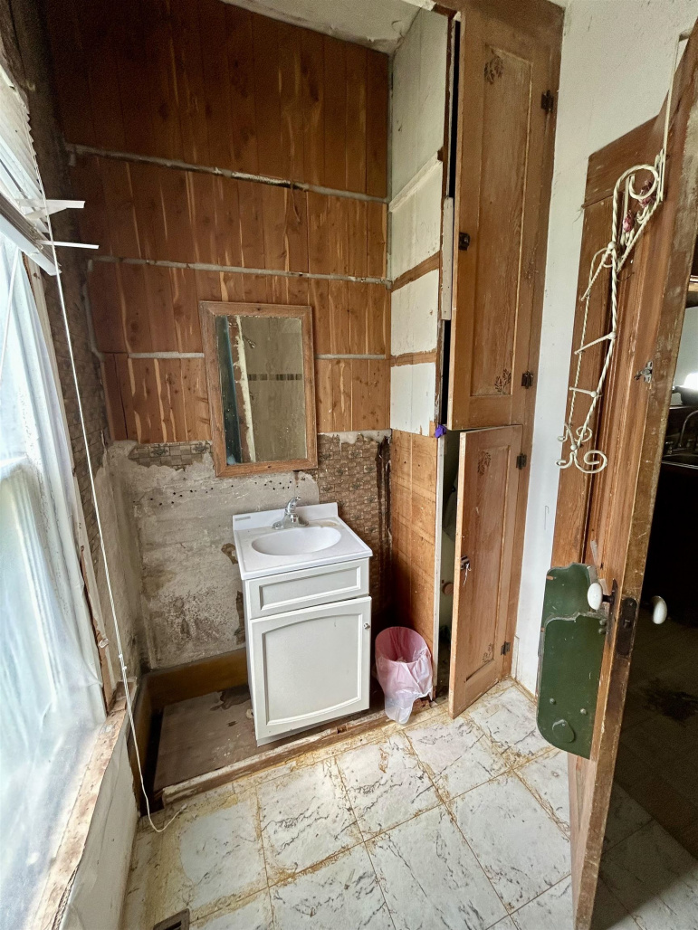 215 Frances Street Bladen, Nebraska 68928, 3 Bedrooms Bedrooms, ,1 BathroomBathrooms,Residential,For Sale,215 Frances Street,20250917