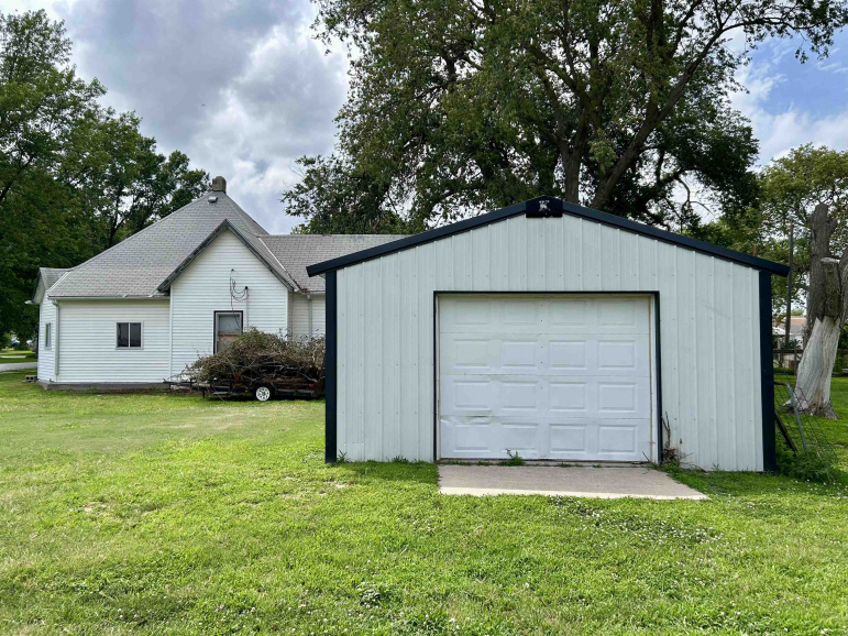 215 Frances Street Bladen, Nebraska 68928, 3 Bedrooms Bedrooms, ,1 BathroomBathrooms,Residential,For Sale,215 Frances Street,20250917