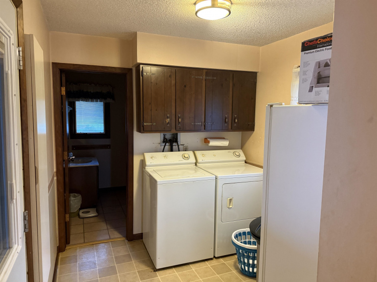 31920 B Road Inland, Nebraska 68954, 3 Bedrooms Bedrooms, ,3 BathroomsBathrooms,Residential,For Sale,31920 B Road,20250931